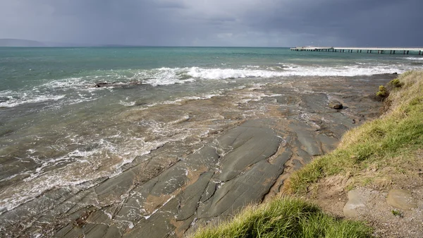 Spiaggia rocciosa della Great Ocean Road — Foto Stock