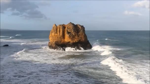 Águila roca volcánica pila — Vídeo de stock