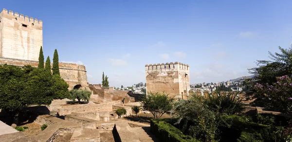 Alhambra Towers poctu a slepice — Stock fotografie