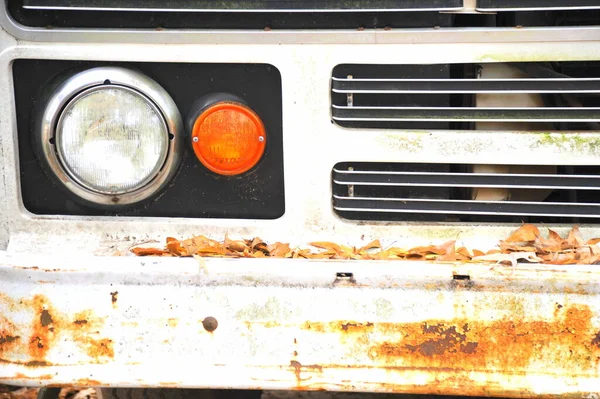 Van Abandonné Rouillé Laissé Dans Les Bois Extérieur — Photo