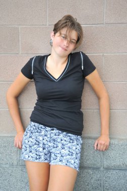 Kadın güzellik mankeni ifadeleri dışarıda..