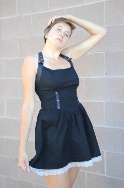 Kadın güzellik mankeni ifadeleri dışarıda..