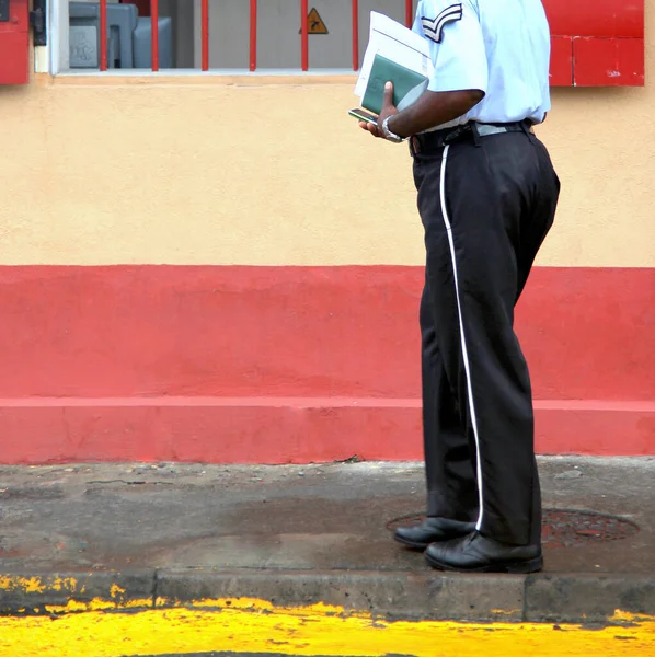 Caribbean Policeman Standing Duty Monitor Tourist — Stock Photo, Image