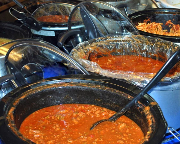 Jantar Potluck Servido Aos Hóspedes Dentro Casa Para Desfrutar — Fotografia de Stock