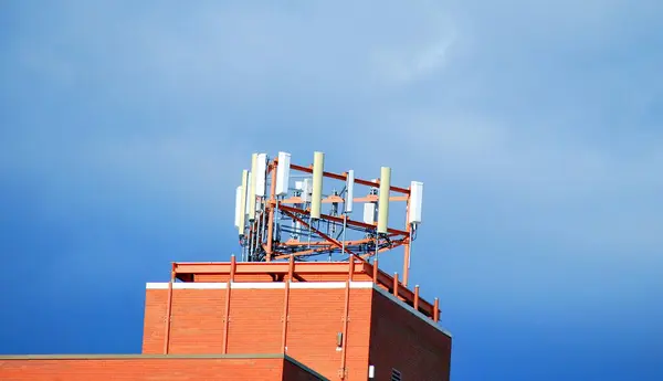 Torre Comunicación Pie Alto Cielo Aire Libre —  Fotos de Stock