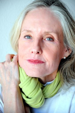 Olgun kadın güzelliğinin.