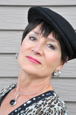 Olgun kadın güzelliğinin.