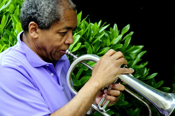 Afrikanischer Jazzmusiker. — Stockfoto