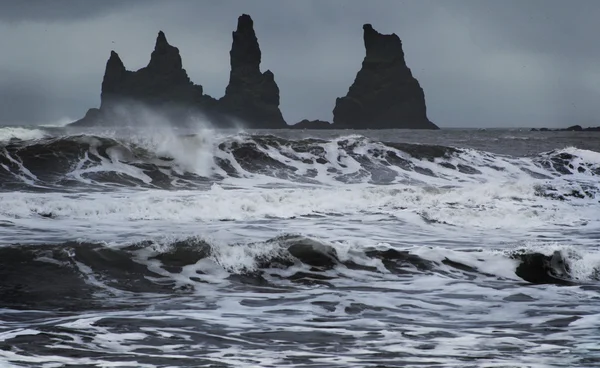 The Rock Troll Toes. Reynisdrangar cliffs. Iceland. — Stock Photo, Image