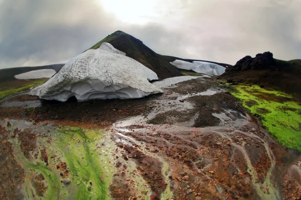 Красочный ландшафт Исландии — стоковое фото