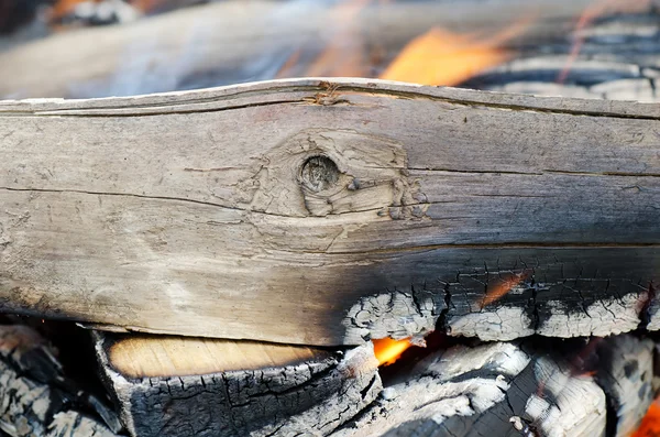 Very hot bright campfire — Stock Photo, Image