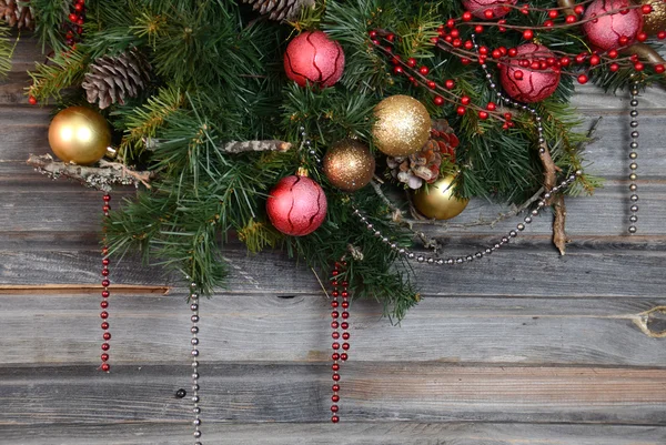 Vintage dekorasyon Noel ağacı üzerinde — Stok fotoğraf