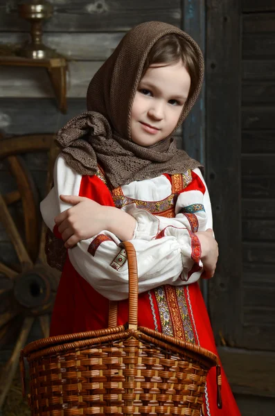 Menina bonita em traje russo — Fotografia de Stock