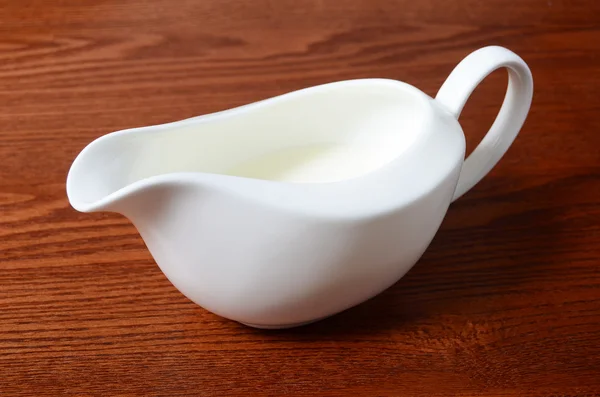 Biały Dzbanek mleka — Zdjęcie stockowe