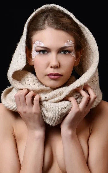 Schöne Frau mit Perlen-Make-up — Stockfoto