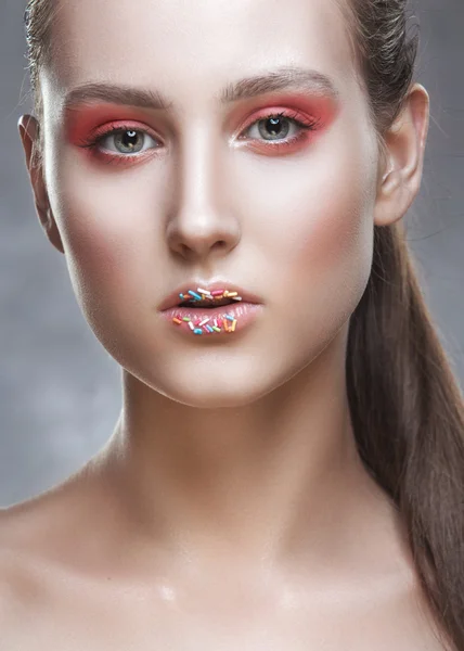 Moda portret dziewczynki z fantasy make-up. — Zdjęcie stockowe