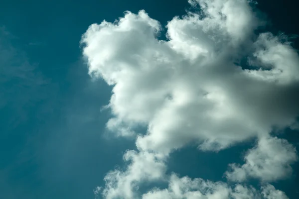 Himmel mit Wolken Stockbild