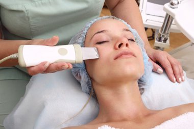 Ultrasonik temizlik kişi