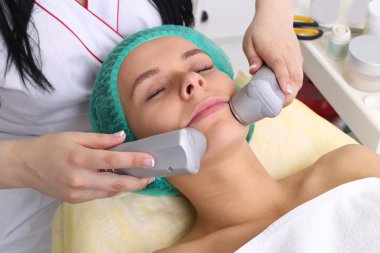 Yordam vibro hücreli Elektroterapi.