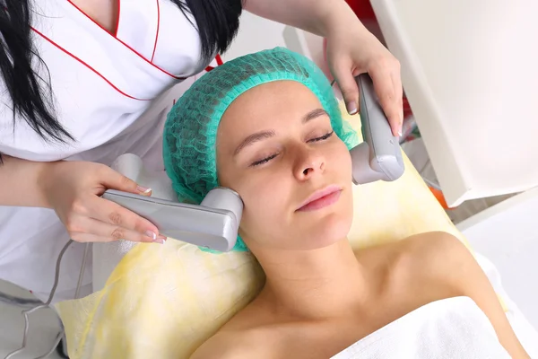 Procedure vibro-cell electrotherapy. — Stock Photo, Image