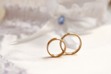 Evlilik yüzükleri.