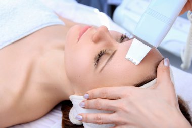 Ultrasonik temizlik kişi