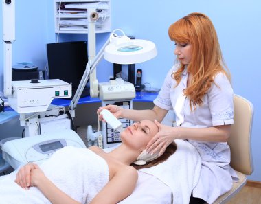 Ultrasonik temizlik kişi