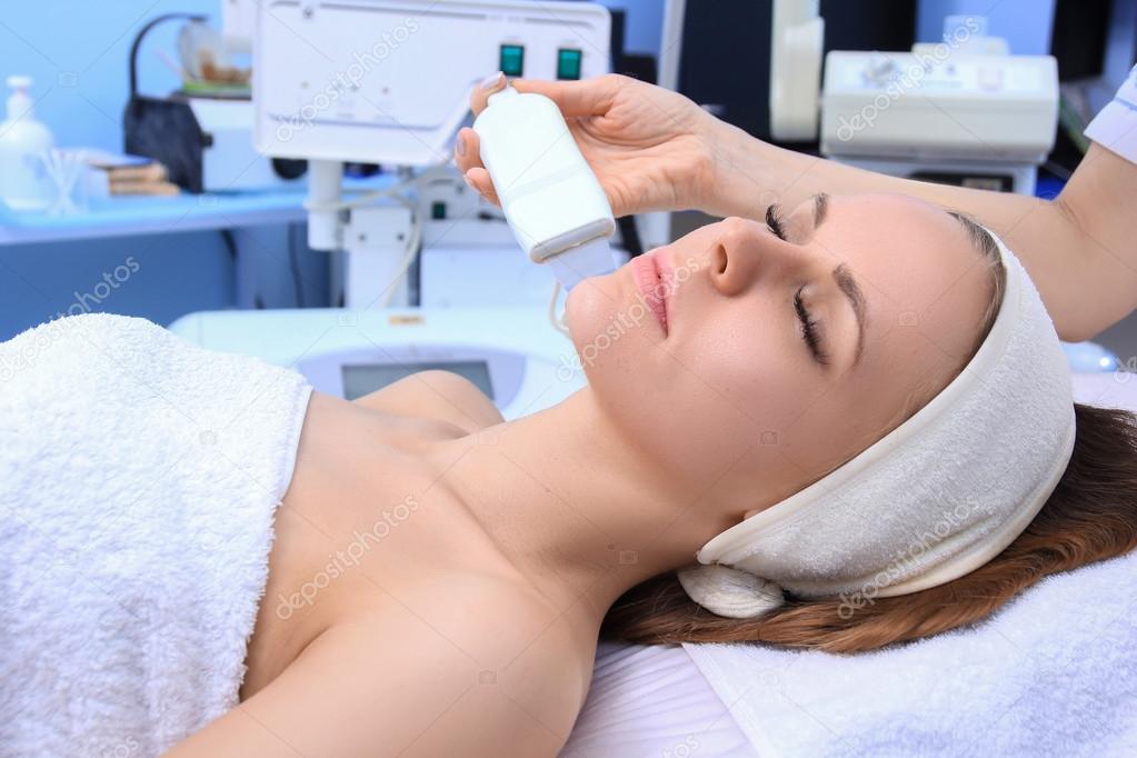 Чистка лица. Уз чистка лица. Ультразвуковая чистка лица протокол проведения процедуры. Фонофорез безинъекционная мезотерапия. Можно ли делать ультразвуковую чистку беременным.