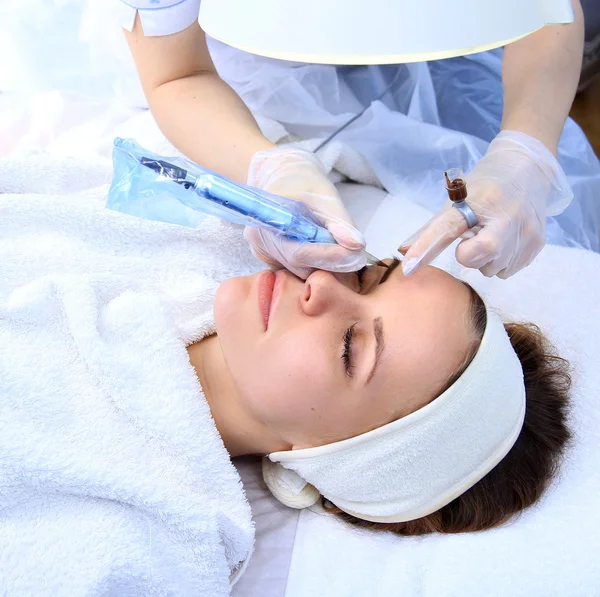 Permanent make up on eyebrows. — Stock Photo, Image