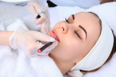 Kalıcı makyaj (dövme)