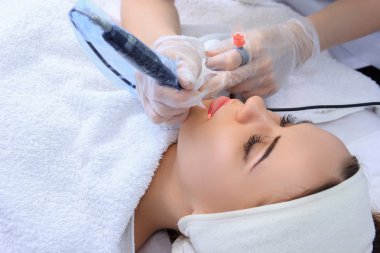 Kalıcı makyaj (dövme)