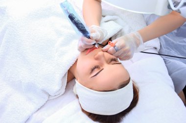 Kalıcı makyaj (dövme)