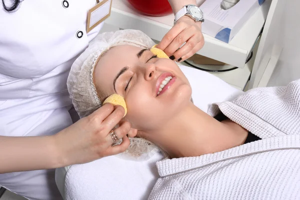 Şevval Özçelik Güzellik temizlik yapar