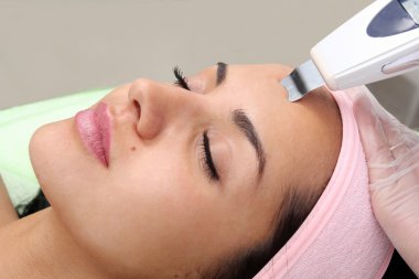 Ultrasonik temizlik kişi