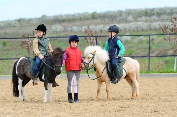 Kinder Paardensport — Stockfoto