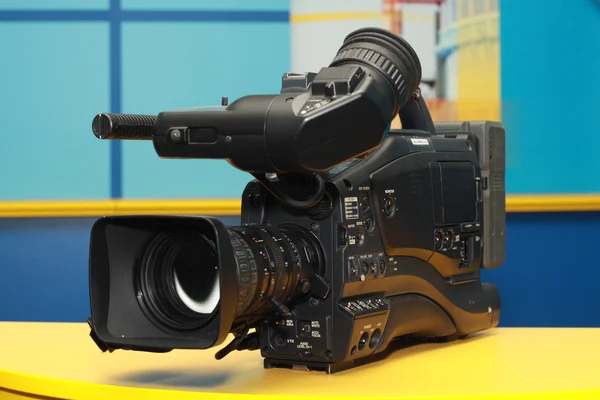 Professional digital video camera — Stock Photo, Image