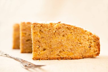 Gümüş çatallı balkabağı turtası..