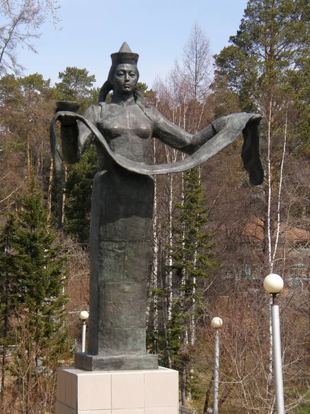 Una copia della scultura "Madre Buryatia" in un sanatorio Goryac Immagine Stock
