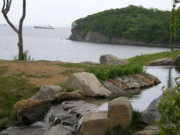 Moře pobřeží na Dálném východě. Vladivostok. Ruský ostrov. Ussurijské B — Stock fotografie