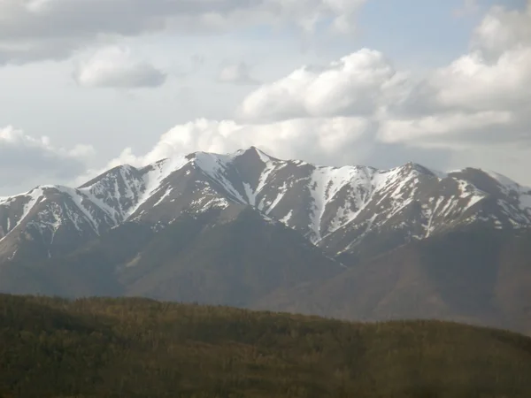 Pico. Montanhas Sayan orientais. A República da Buryatia . — Fotografia de Stock