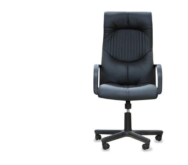 Silla de oficina moderna de cuero negro aislado sobre blanco — Foto de Stock