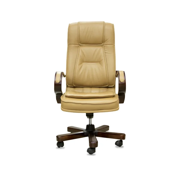 Современное офисное кресло из бежевой кожи. Isolated — стоковое фото