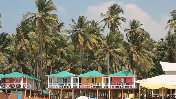 Houses and huts on the Palolem beach — Stock Video
