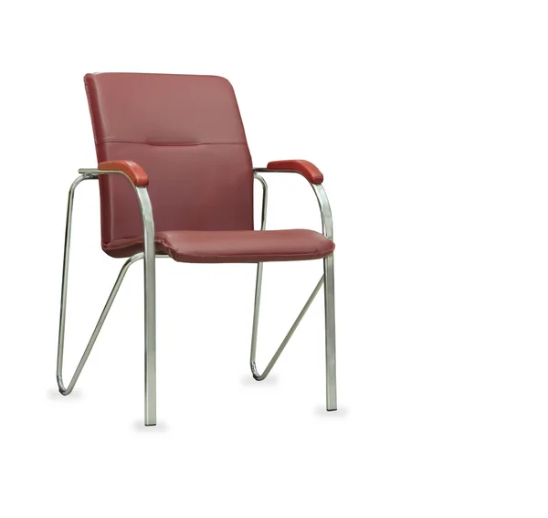 La silla de oficina de cuero marrón. Aislado sobre blanco —  Fotos de Stock