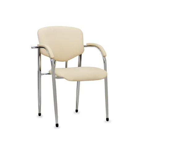 Krzesło z beżową tapicerką skórzaną. na białym tle — Zdjęcie stockowe