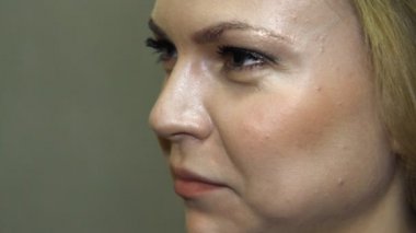 genç ve güzel bir kadın portresi kapatmak