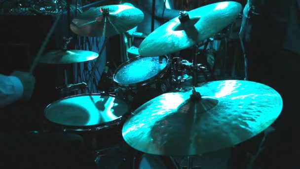 Rock band performing in a nightclub. drummer playing on drum set — Stock Video