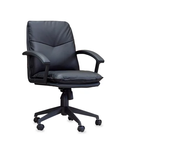 Kancelářská židle z černé kůže. Izolované — Stock fotografie