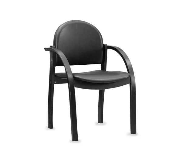 Drewniane krzesło z czarnej skóry. Na białym tle — Zdjęcie stockowe