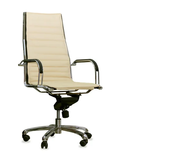 Modern kontorsstol från beige läder. Isolerad — Stockfoto